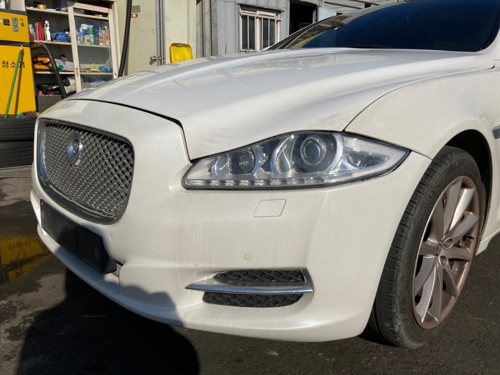 SAJAA2225CNV31831 Jaguar Xj 3.0d