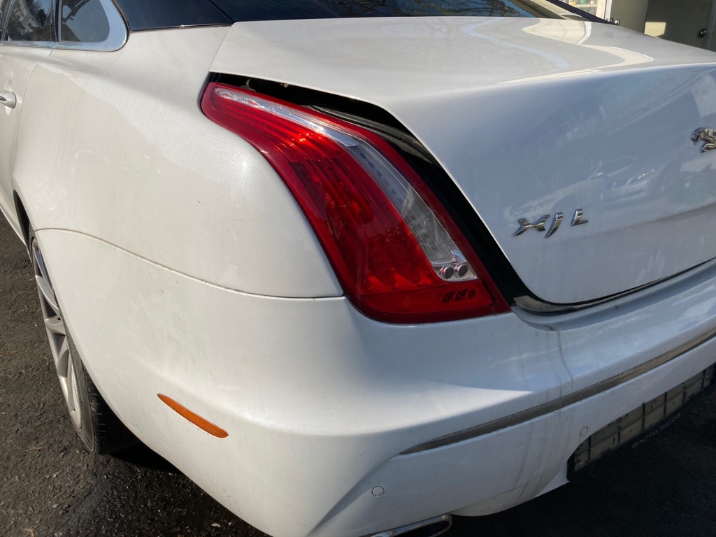 SAJAA2225CNV31831 Jaguar Xj 3.0d