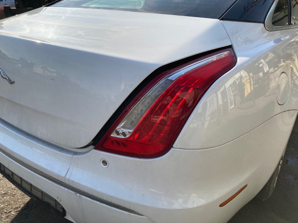 SAJAA2225CNV31831 Jaguar Xj 3.0d