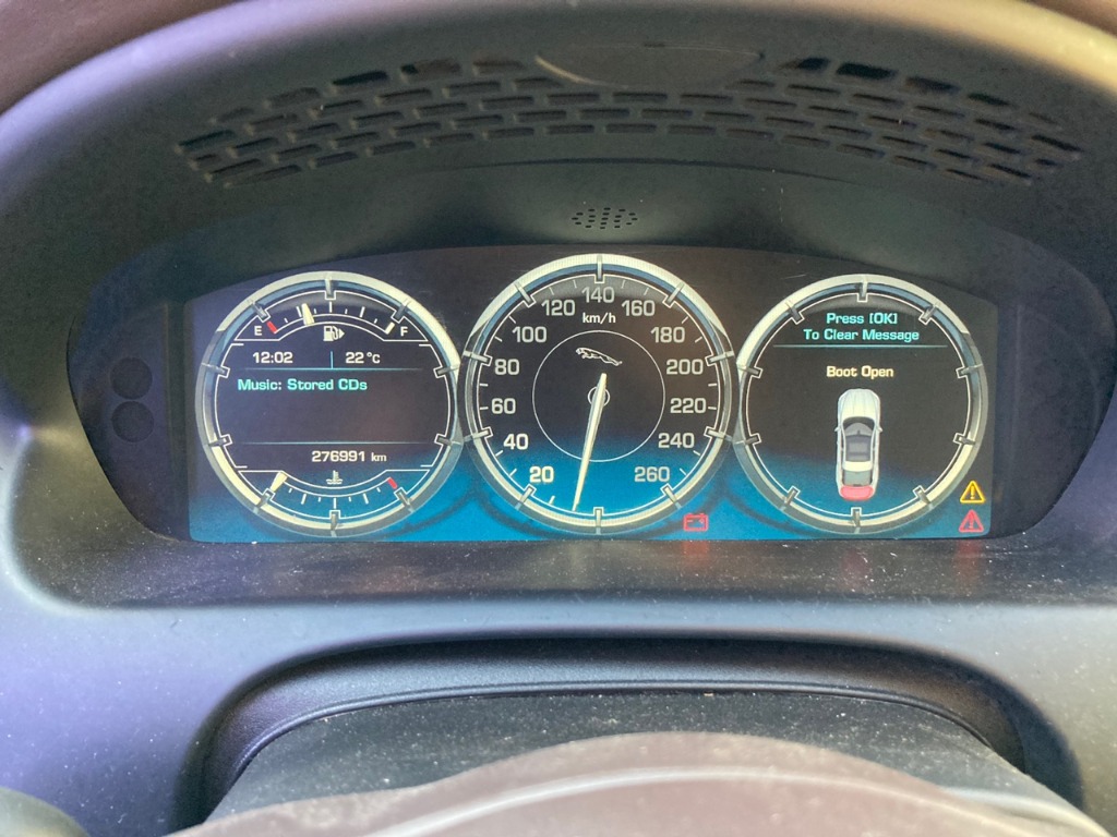 SAJAA2225CNV31831 Jaguar Xj 3.0d