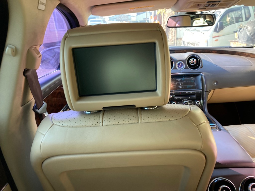 SAJAA2225CNV31831 Jaguar Xj 3.0d