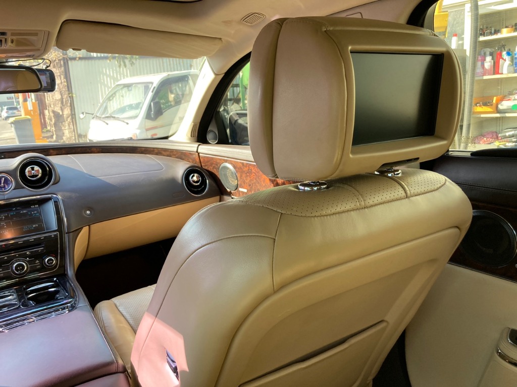 SAJAA2225CNV31831 Jaguar Xj 3.0d