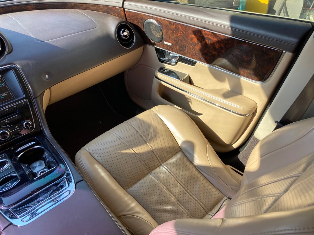 SAJAA2225CNV31831 Jaguar Xj 3.0d