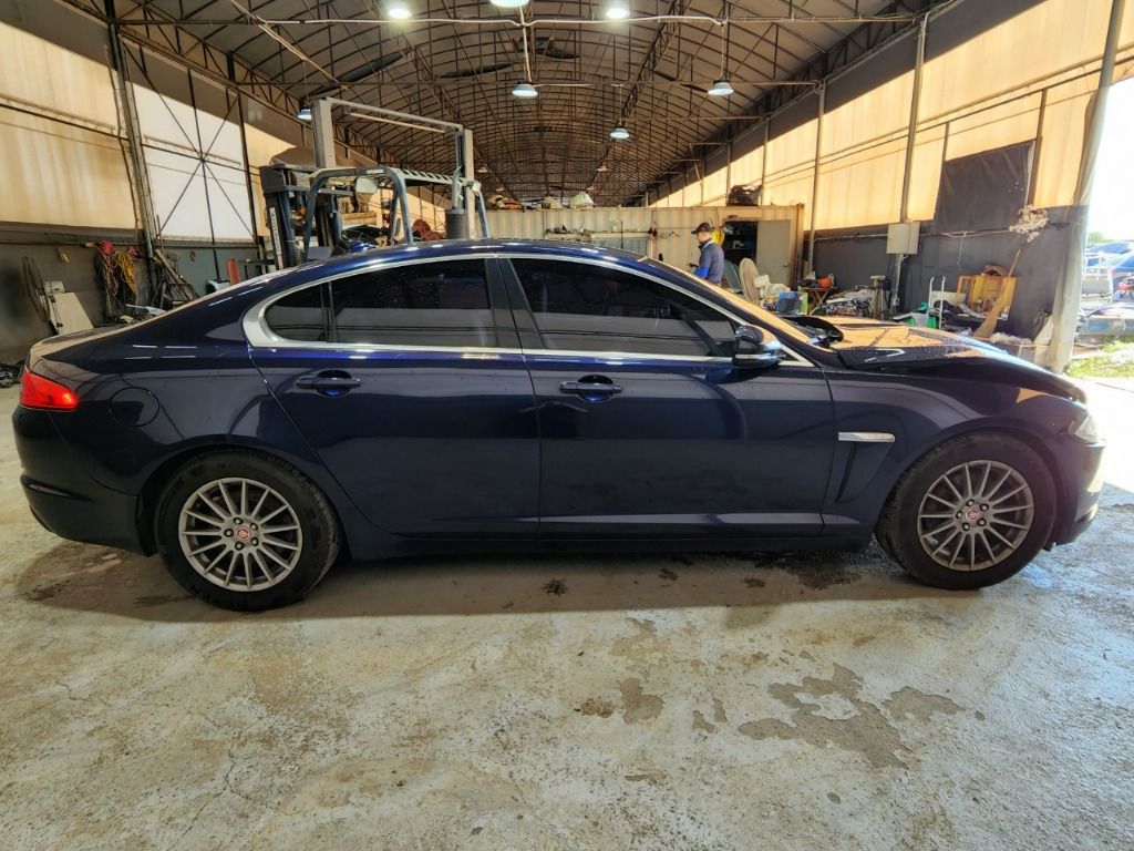 SAJAA05J2FDU56832 Jaguar New Xf