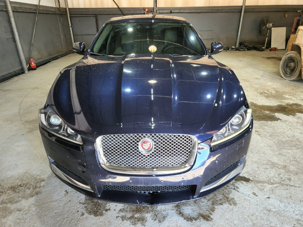 SAJAA05J2FDU56832 Jaguar New Xf