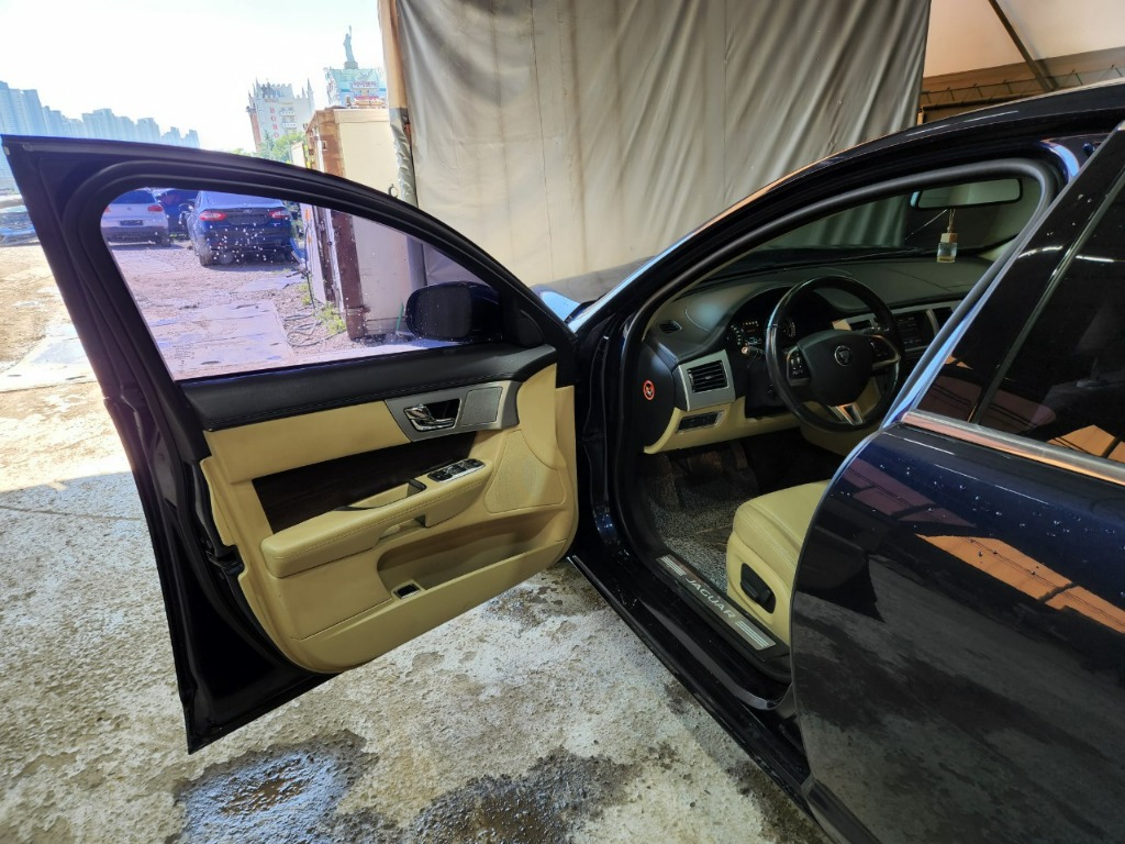 SAJAA05J2FDU56832 Jaguar New Xf