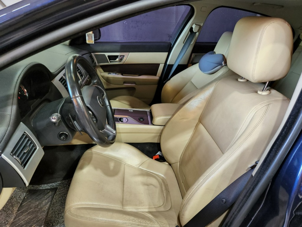 SAJAA05J2FDU56832 Jaguar New Xf