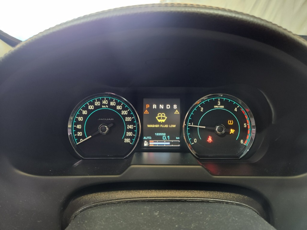 SAJAA05J2FDU56832 Jaguar New Xf