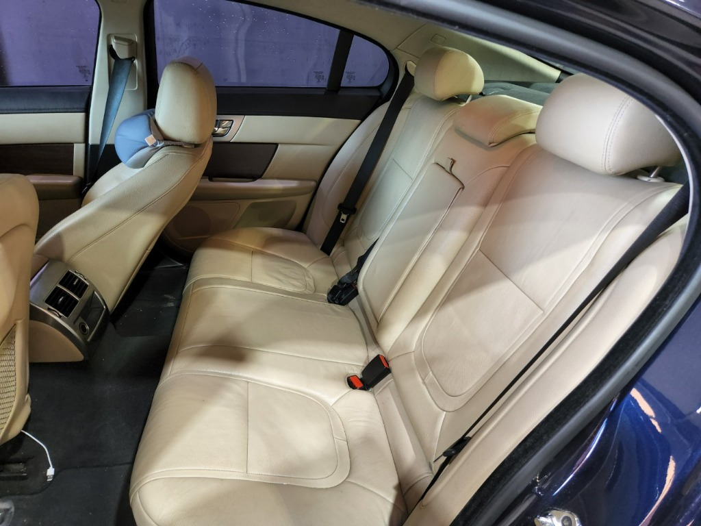 SAJAA05J2FDU56832 Jaguar New Xf