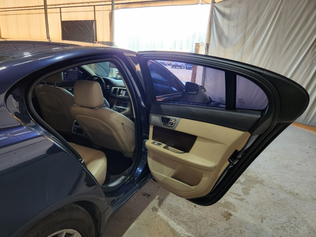 SAJAA05J2FDU56832 Jaguar New Xf