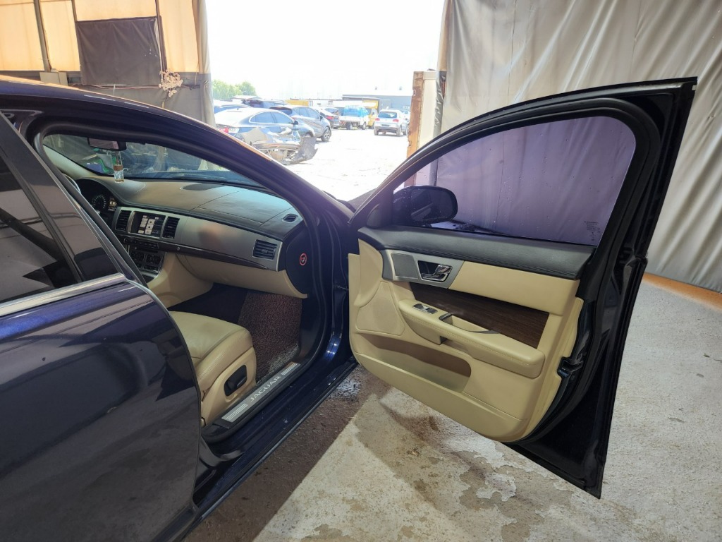 SAJAA05J2FDU56832 Jaguar New Xf