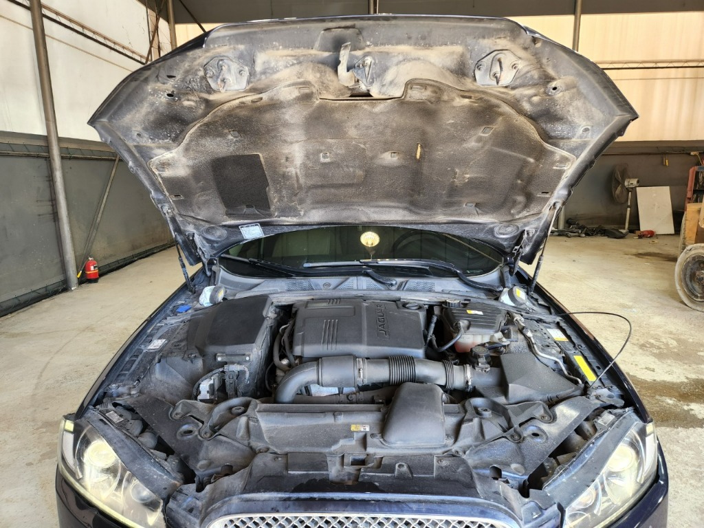 SAJAA05J2FDU56832 Jaguar New Xf