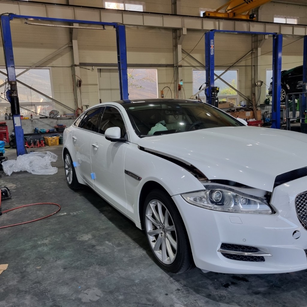 Jaguar Xj 3.0d 2012 SAJAA2222CNV34105 Image 2