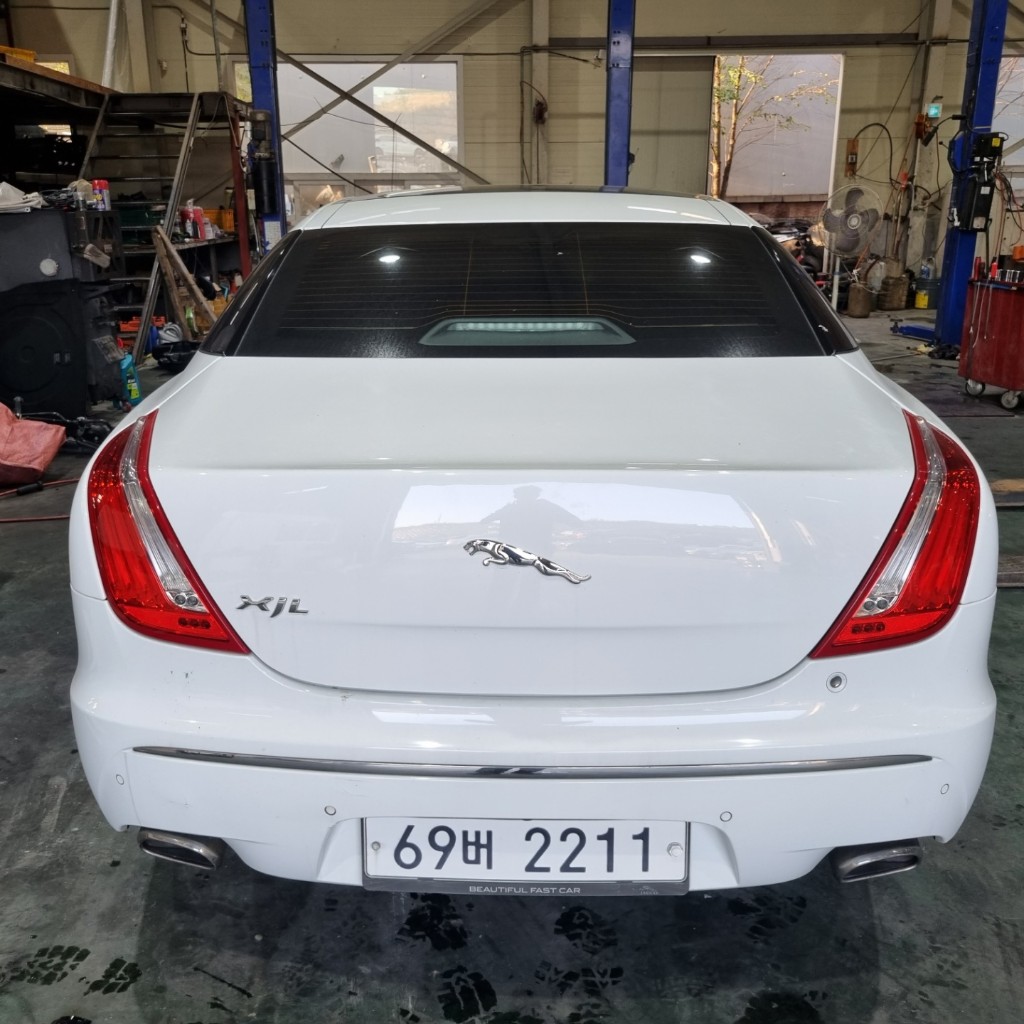 Jaguar Xj 3.0d 2012 SAJAA2222CNV34105 Image 13