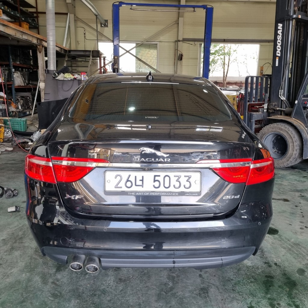 Jaguar Xf X260 2018 SAJBB4BN4JCY54882 Image 3