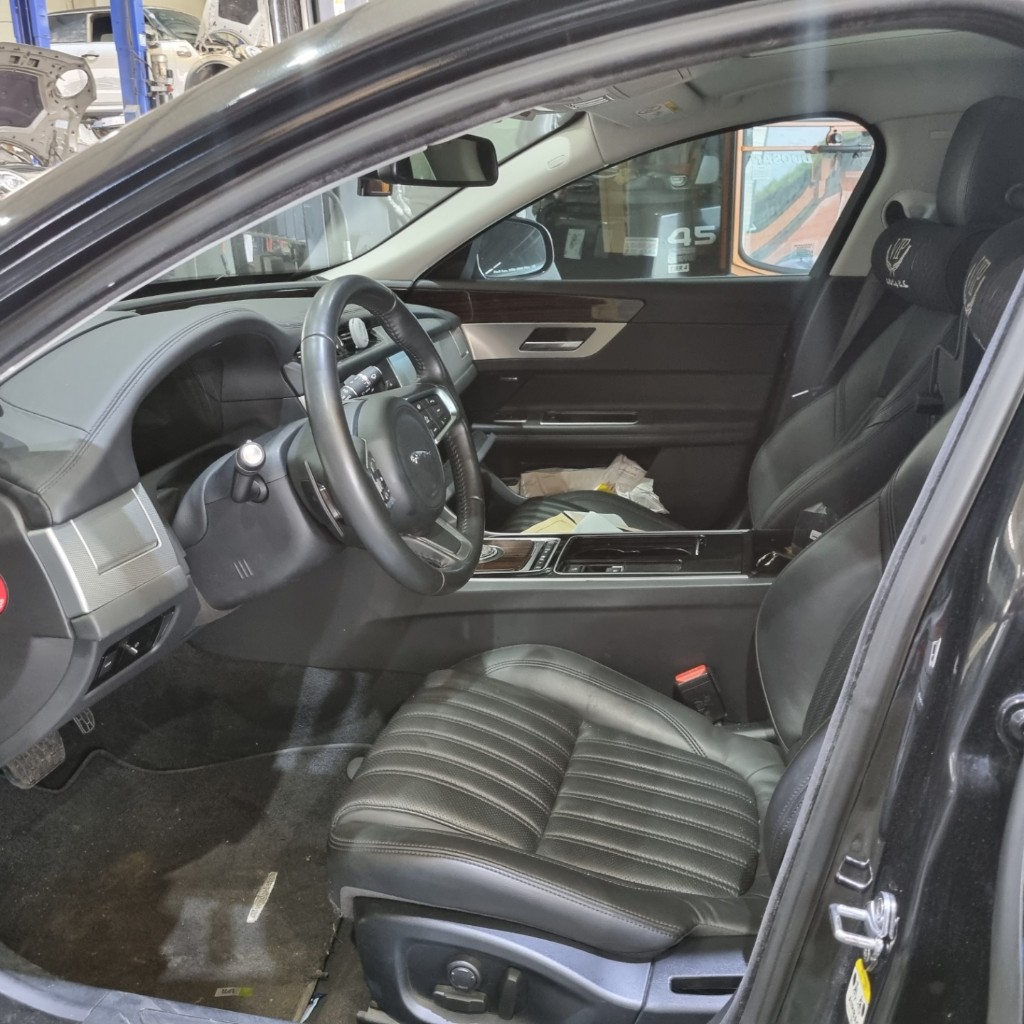 Jaguar Xf X260 2018 SAJBB4BN4JCY54882 Image 11