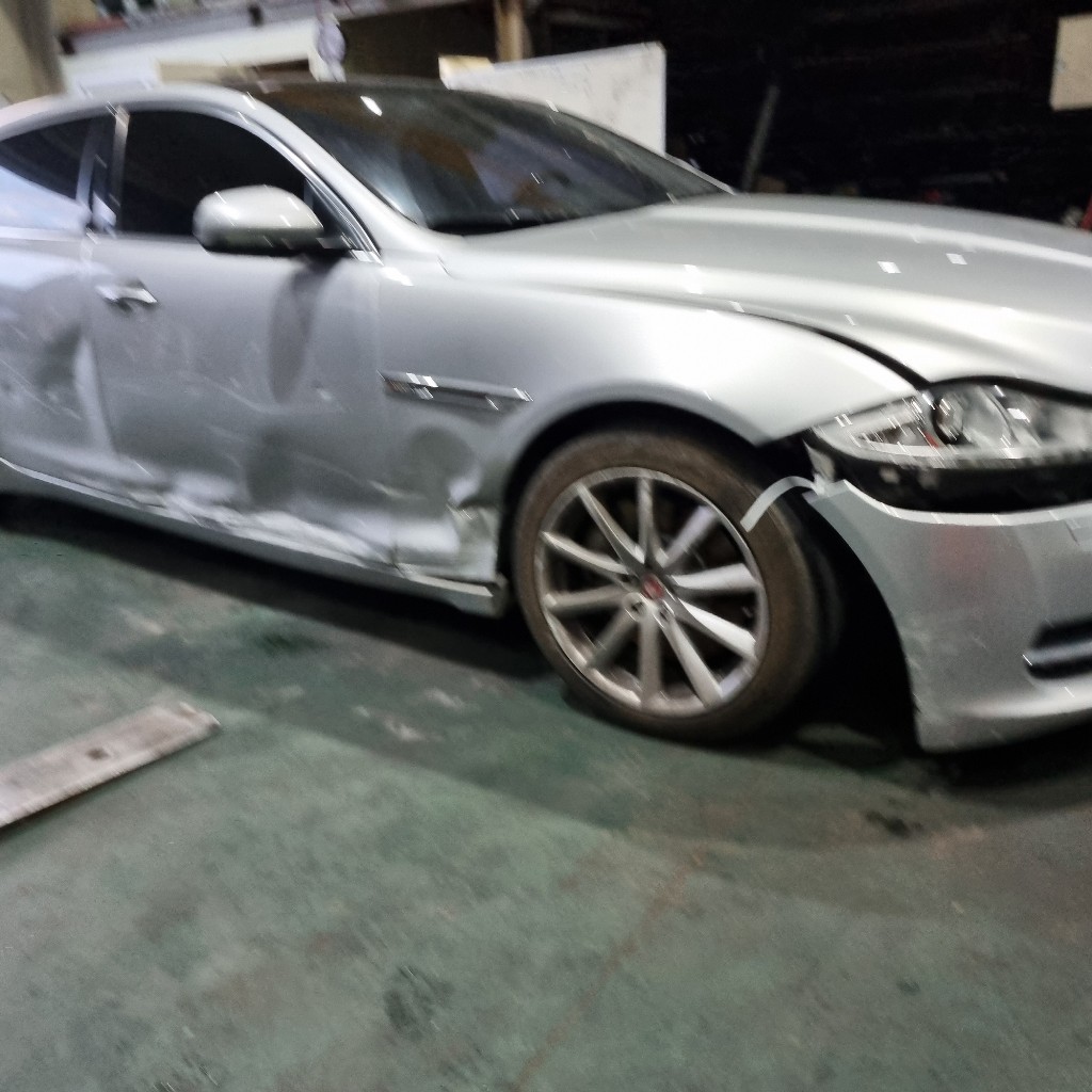 Jaguar Xj 3.0d 2015 SAJAA2222FNV79131 Image 15
