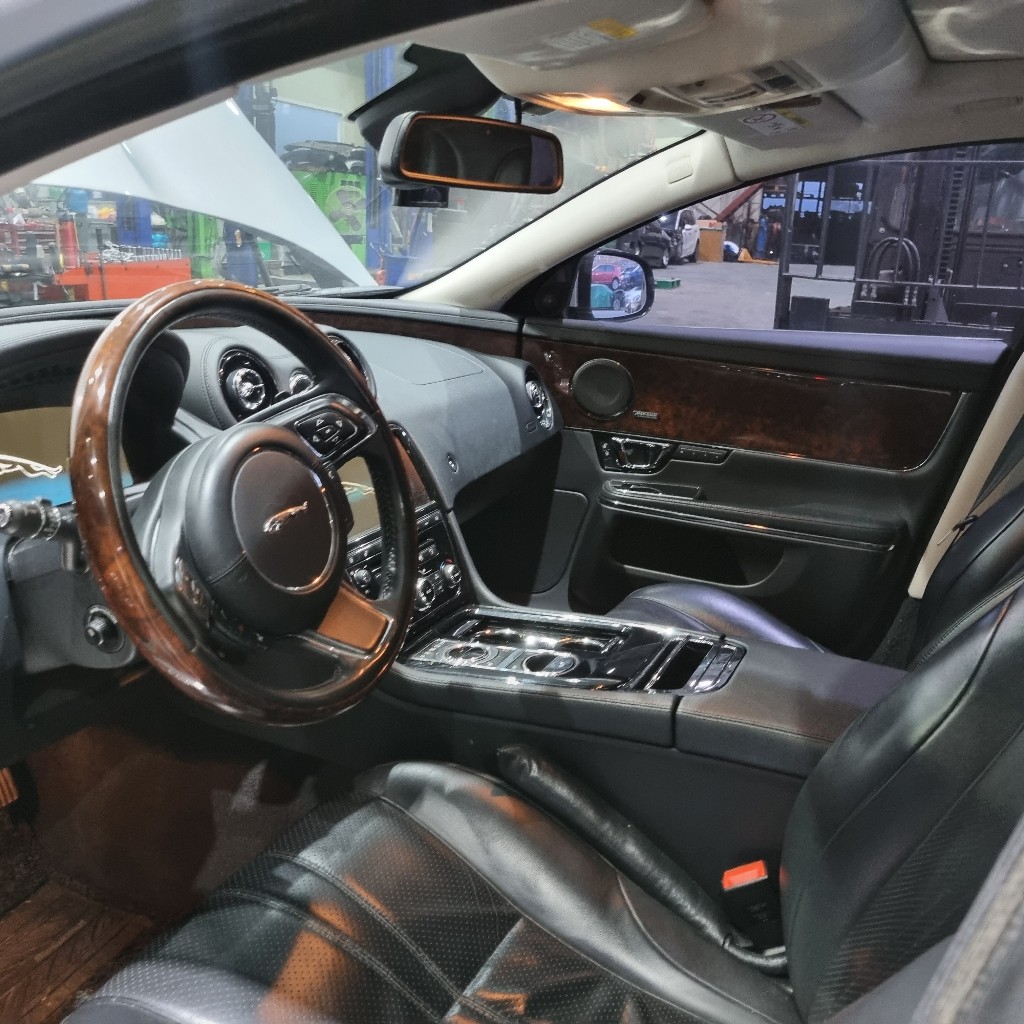 Jaguar Xj 3.0d 2015 SAJAA2222FNV79131 Image 5