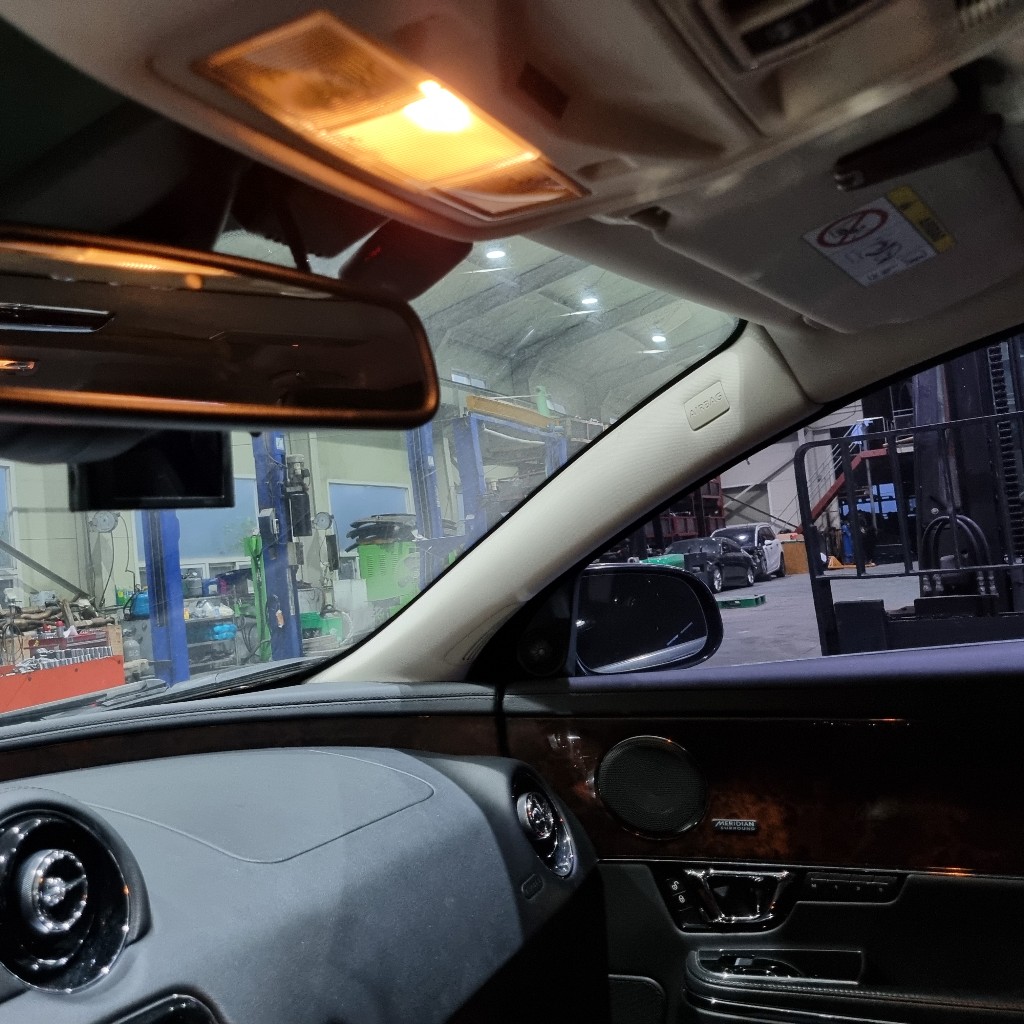 Jaguar Xj 3.0d 2015 SAJAA2222FNV79131 Image 12