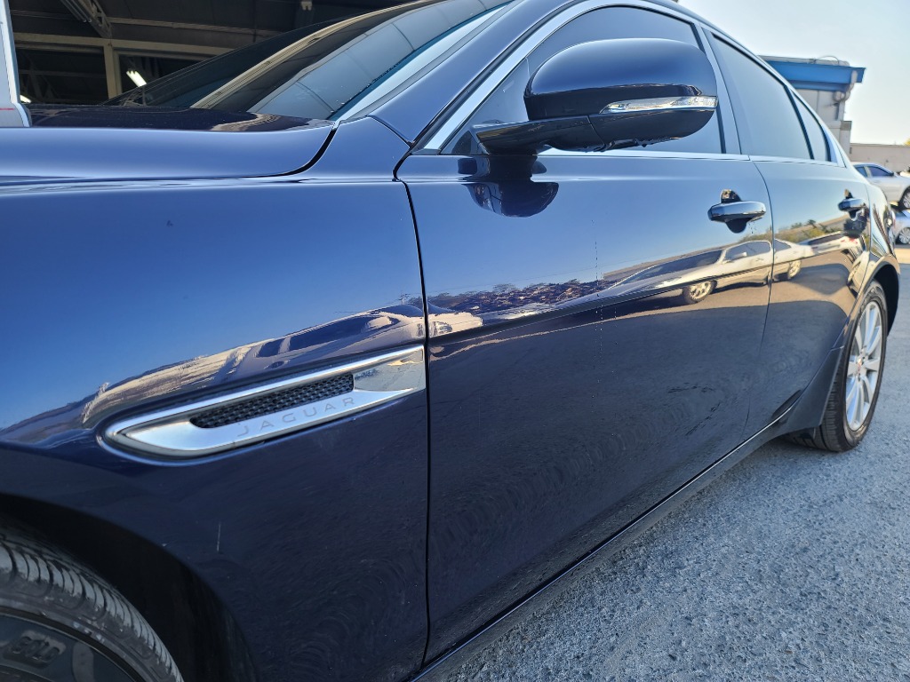 Jaguar Xe 20t 2017 SAJAB4BG4HA970733 Image 29