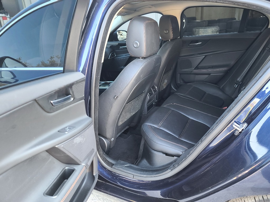 Jaguar Xe 20t 2017 SAJAB4BG4HA970733 Image 7