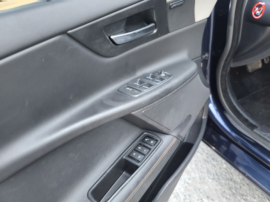 Jaguar Xe 20t 2017 SAJAB4BG4HA970733 Image 9