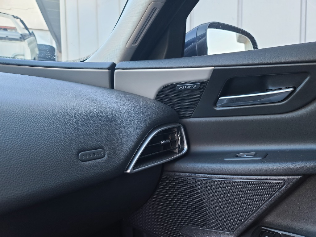 Jaguar Xe 20t 2017 SAJAB4BG4HA970733 Image 18