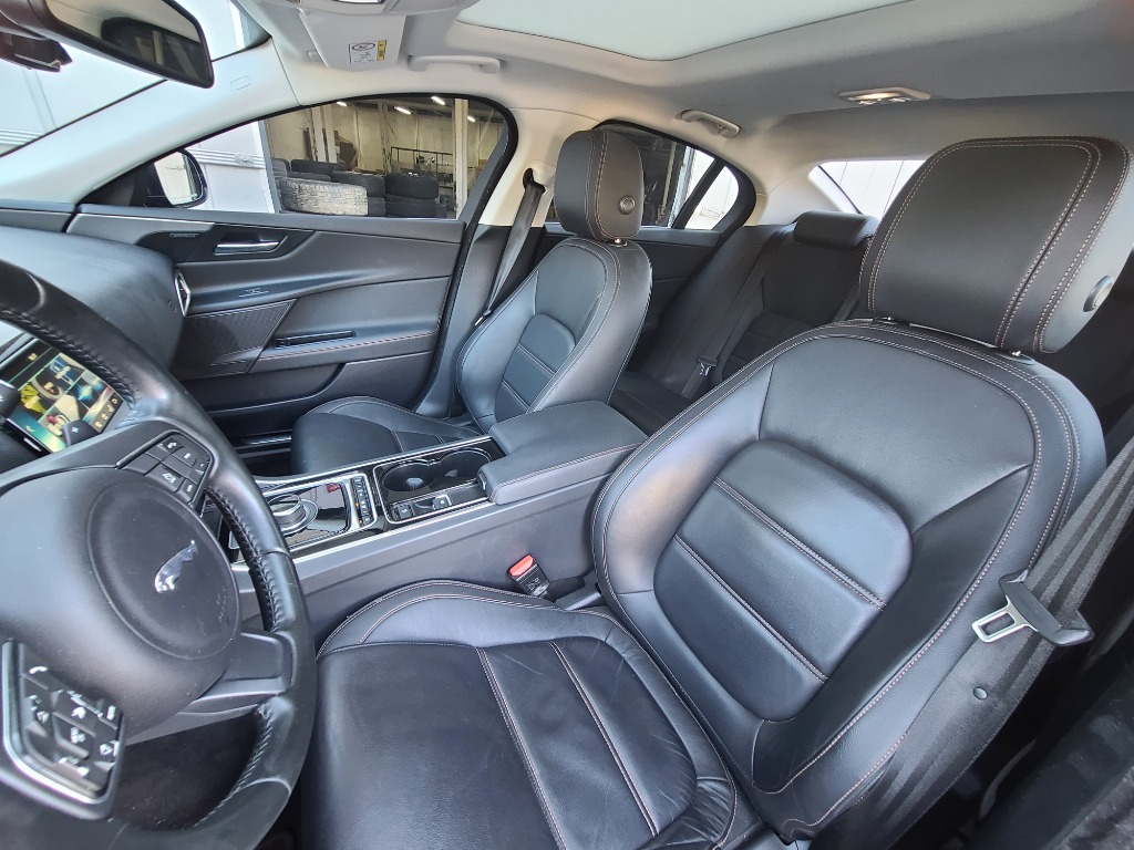 Jaguar Xe 20t 2017 SAJAB4BG4HA970733 Image 20