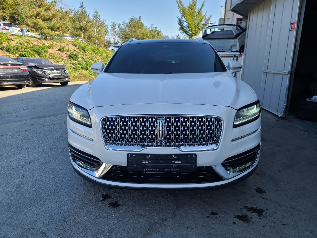Lincoln Nautilus 2019 2LMPJ8LPXKBL50238 Image 2