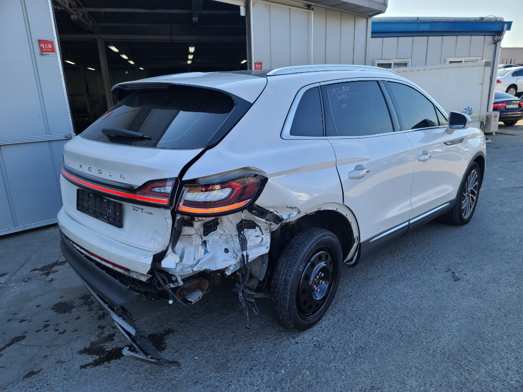 Lincoln Nautilus 2019 2LMPJ8LPXKBL50238 Image 24