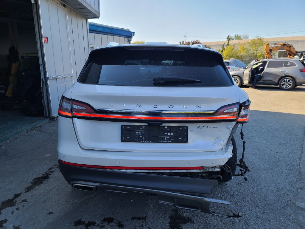 Lincoln Nautilus 2019 2LMPJ8LPXKBL50238 Image 33