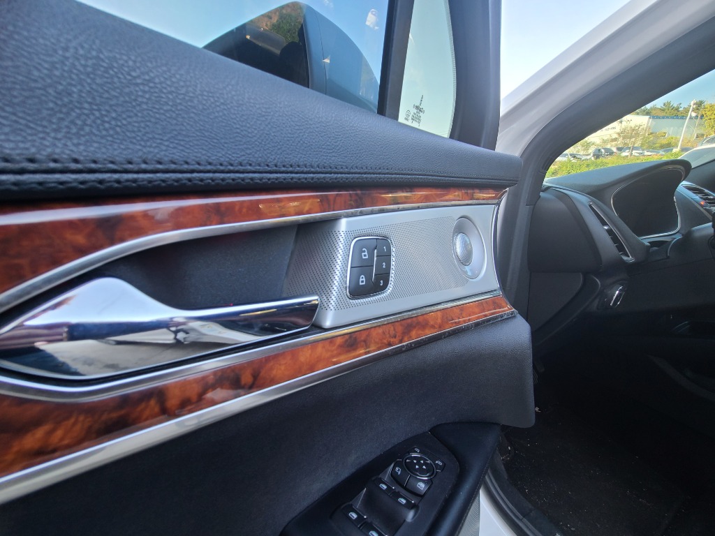 Lincoln Nautilus 2019 2LMPJ8LPXKBL50238 Image 23