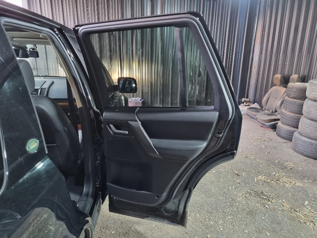 Land Rover LR2 2010 SALFT2BN6AH181039 Image 9