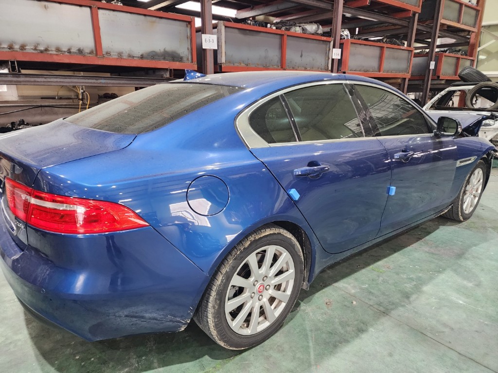 Jaguar Xe 20d 2016 SAJAB4BG0GA922872 Image 11