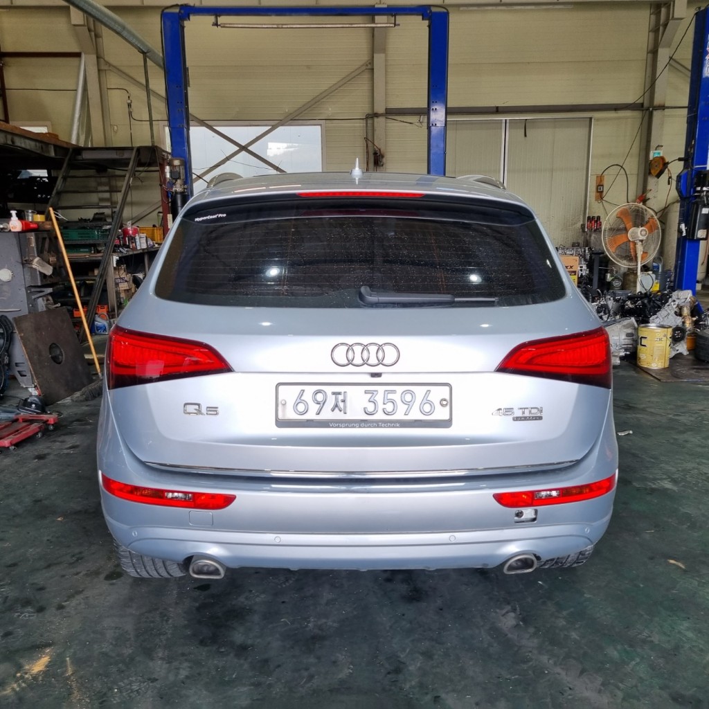 WAUZZZ8R0FA127271 Audi Q5