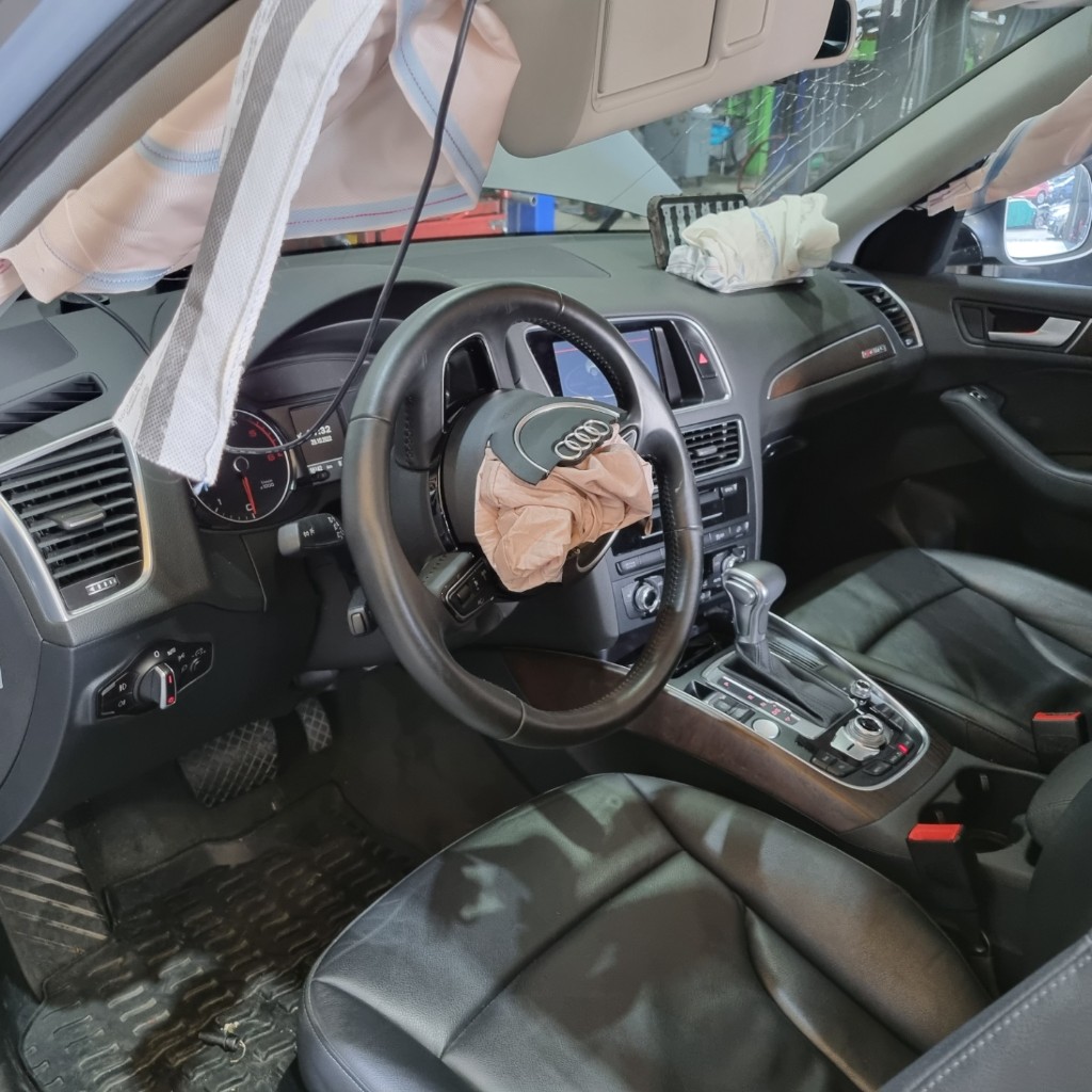 WAUZZZ8R0FA127271 Audi Q5