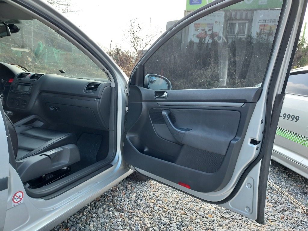 WVWZZZ1KZ5W076291 Volkswagen GOLF