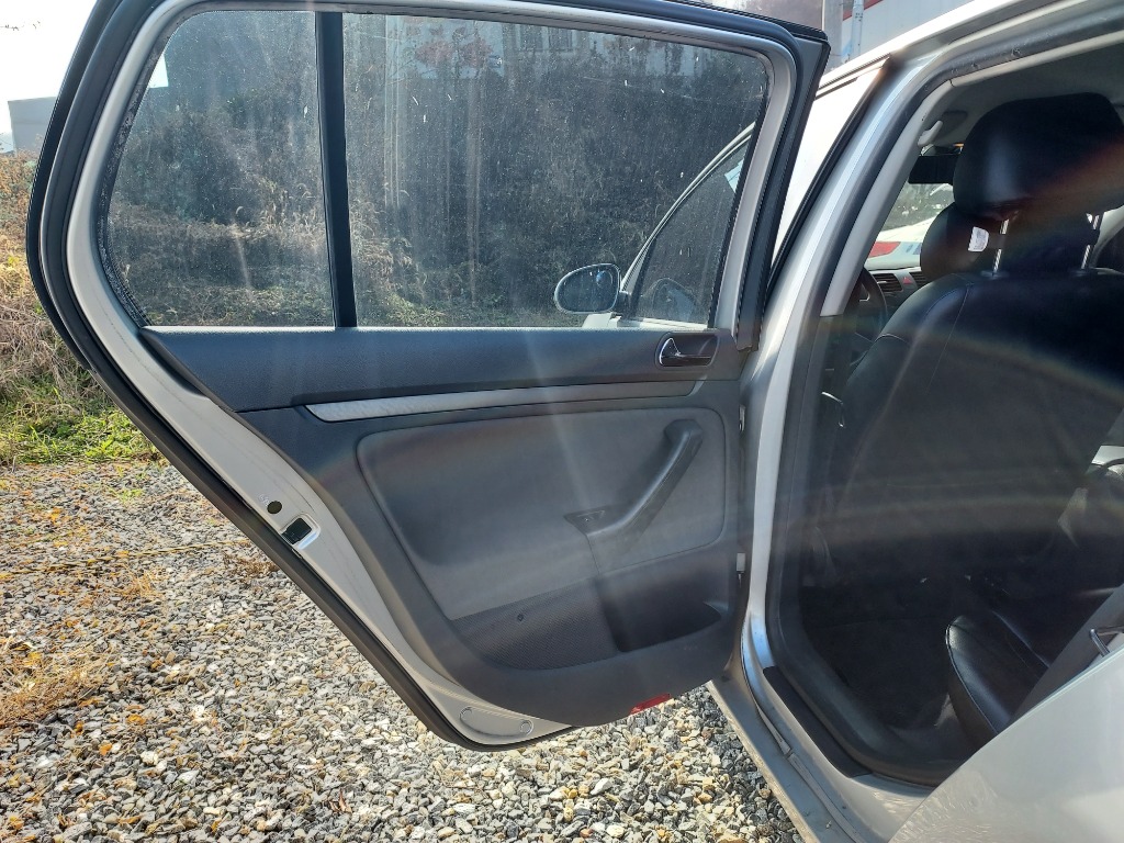 WVWZZZ1KZ5W076291 Volkswagen GOLF
