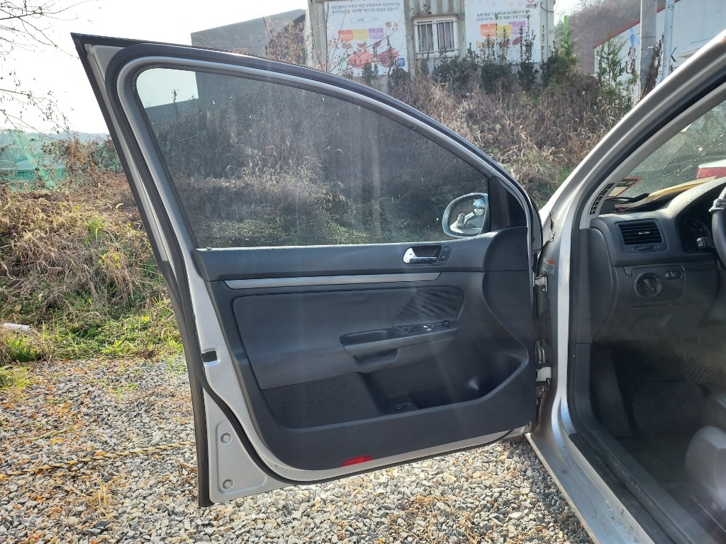WVWZZZ1KZ5W076291 Volkswagen GOLF