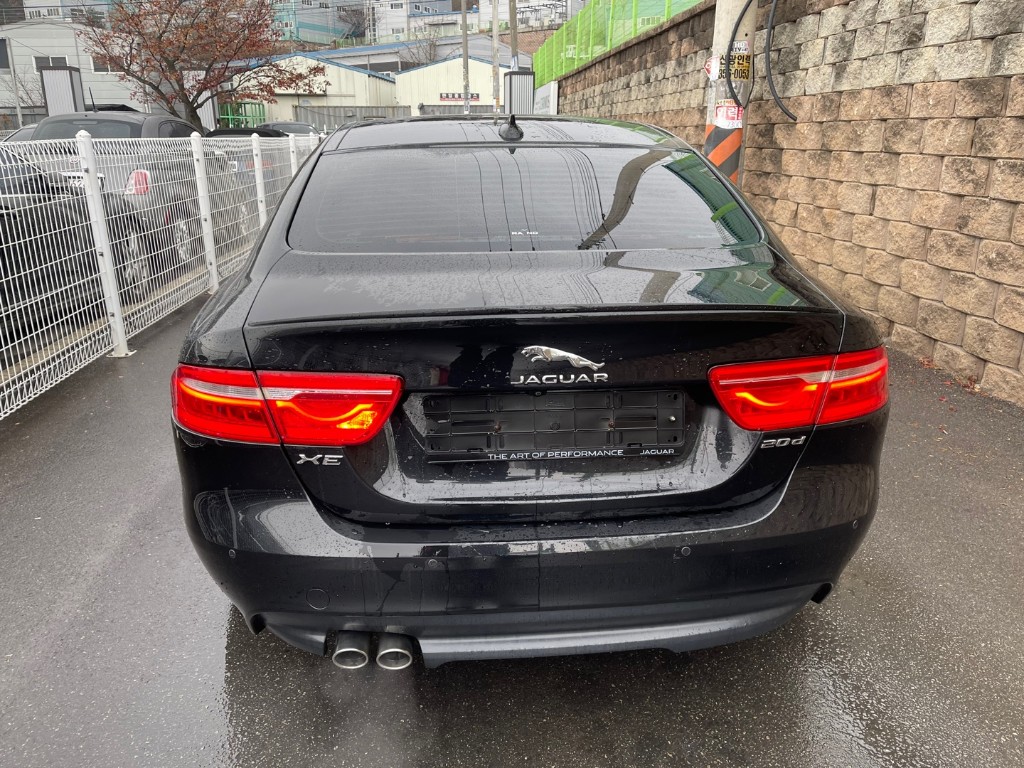 SAJAB4BNXGA924904 Jaguar Xe 20d