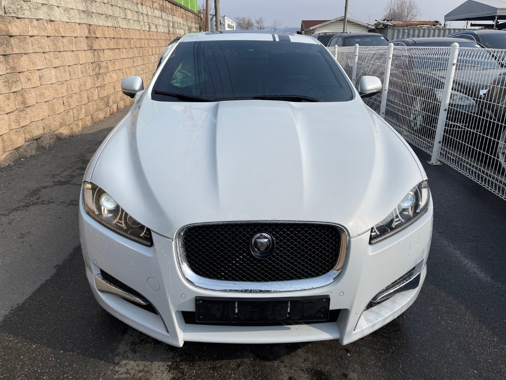 SAJAA05S6FPU70286 Jaguar New Xf