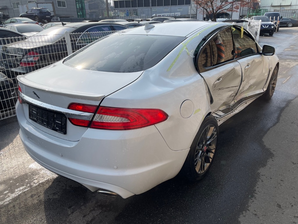 SAJAA05S6FPU70286 Jaguar New Xf