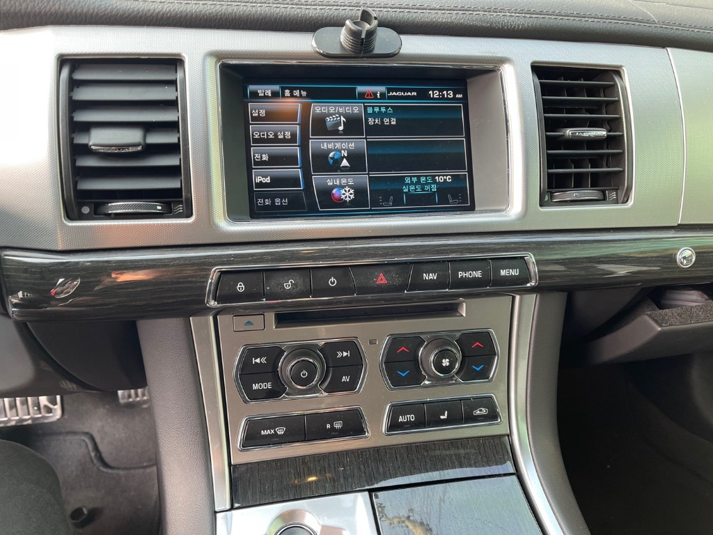 SAJAA05S6FPU70286 Jaguar New Xf