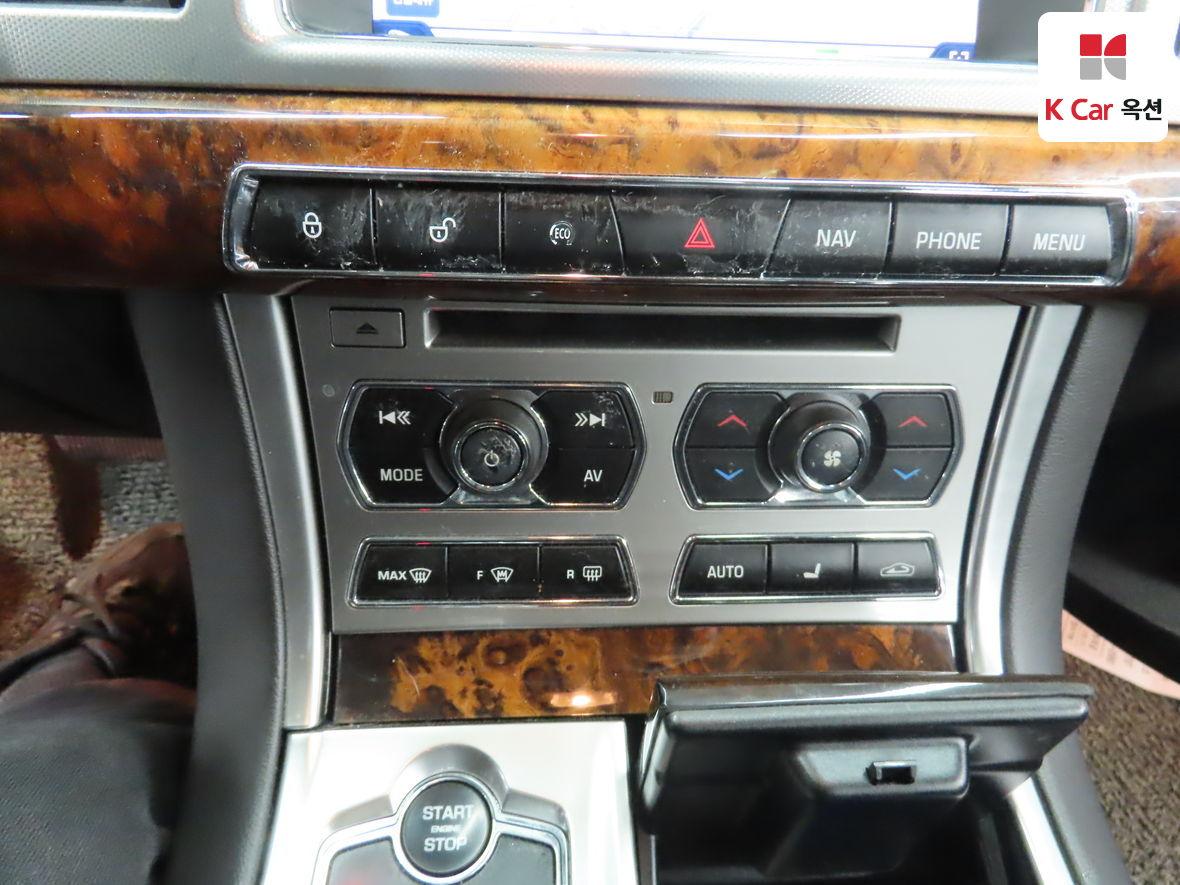 SAJAA064XFNU55186 Jaguar New Xf