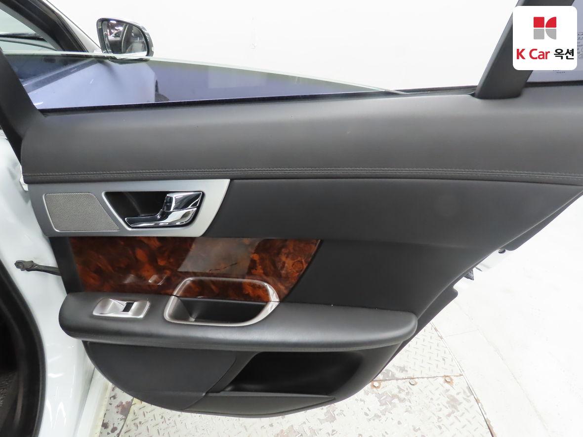 SAJAA064XFNU55186 Jaguar New Xf