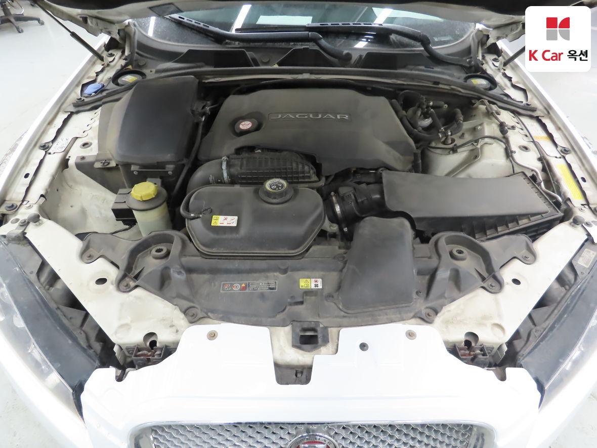 SAJAA064XFNU55186 Jaguar New Xf