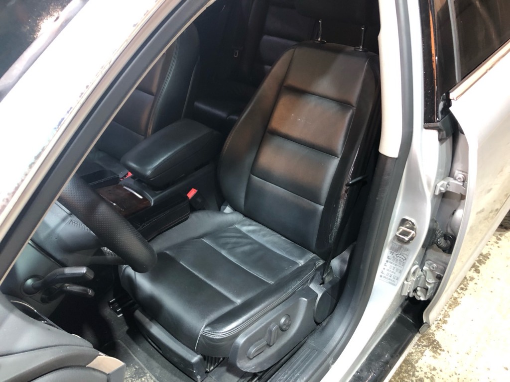 Audi New A6 2010 WAUZZZ4F5AN038714 Image 4