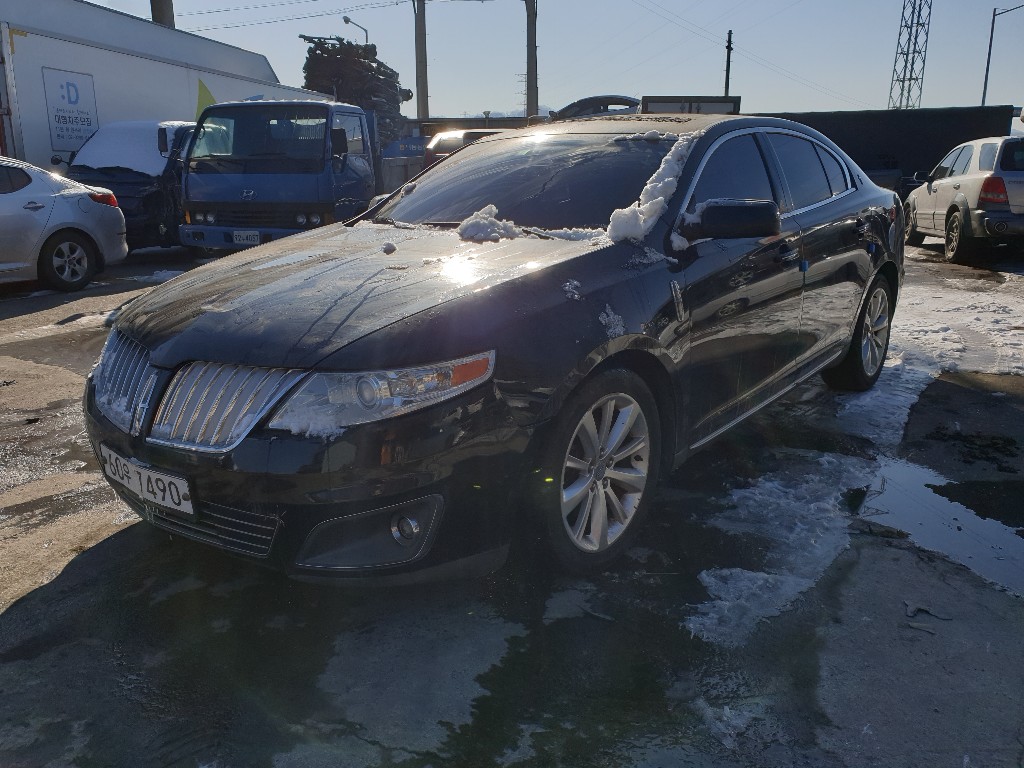 Lincoln MKS 2010 1LNHL9DR6AG600887 Image 2