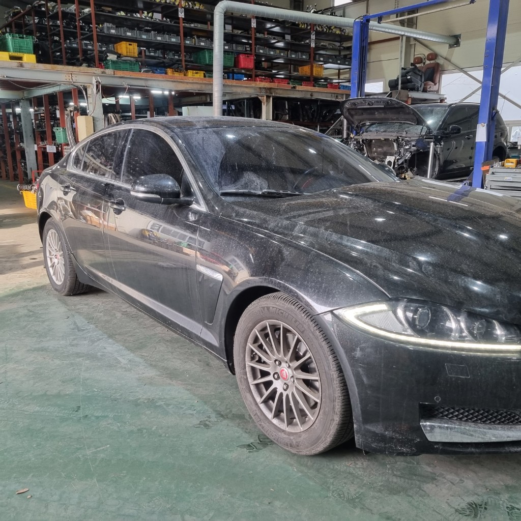 SAJAA05J5FDU53715 Jaguar XF