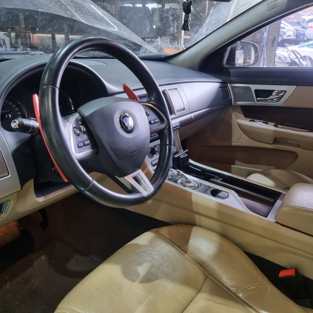 SAJAA05J5FDU53715 Jaguar XF